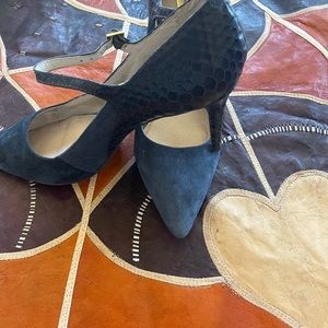 Size 10 leather and suede Louise et Cie pumps.